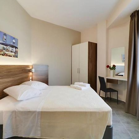 Hotel Continent Gagra Exterior photo